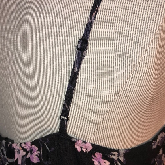 Express sleeveless floral blouse size small - Picture 5 of 11